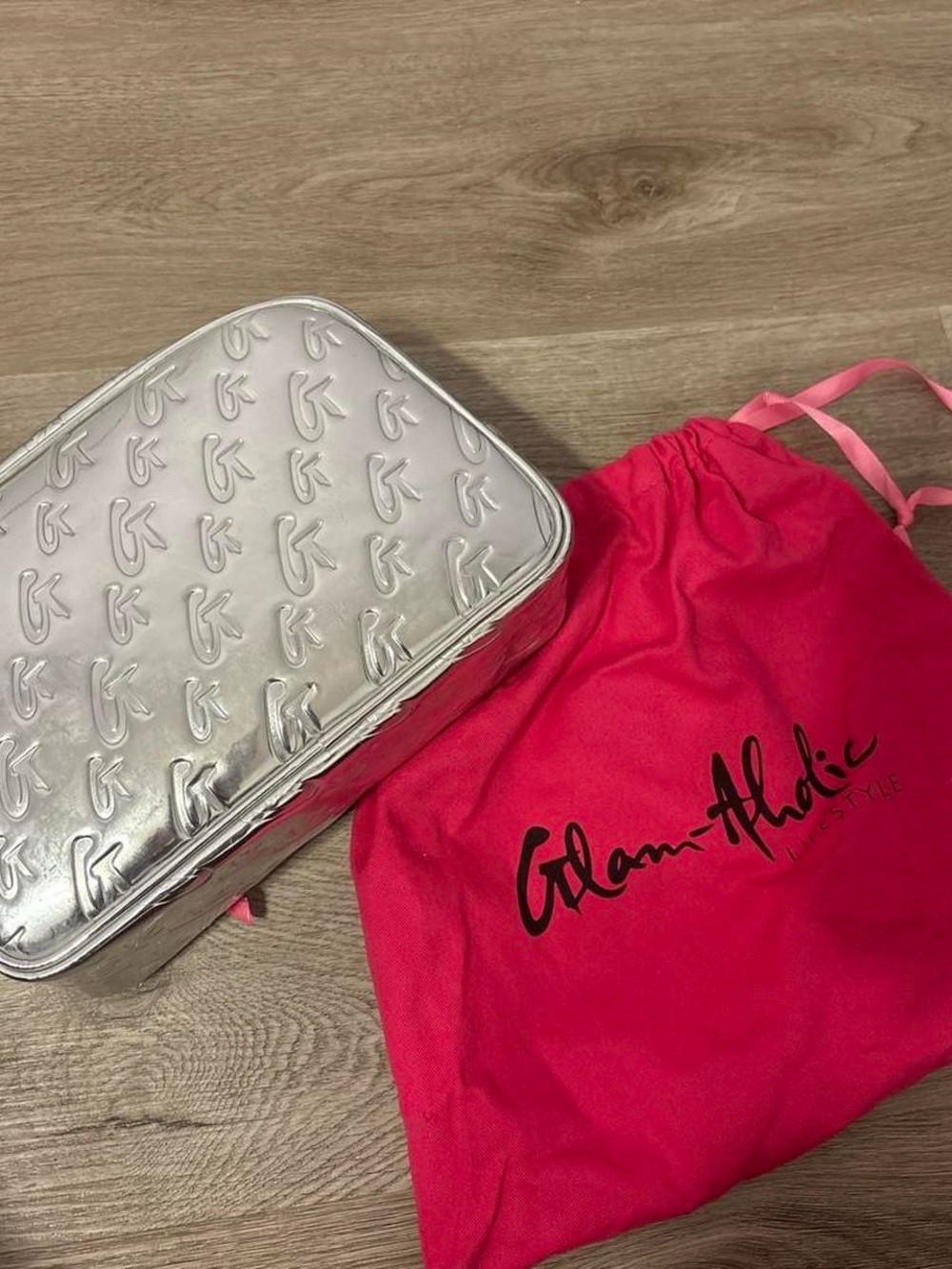 Glam Arabic Silver Quilted Cosmetic Case with Pink Drawstring Dust Bag